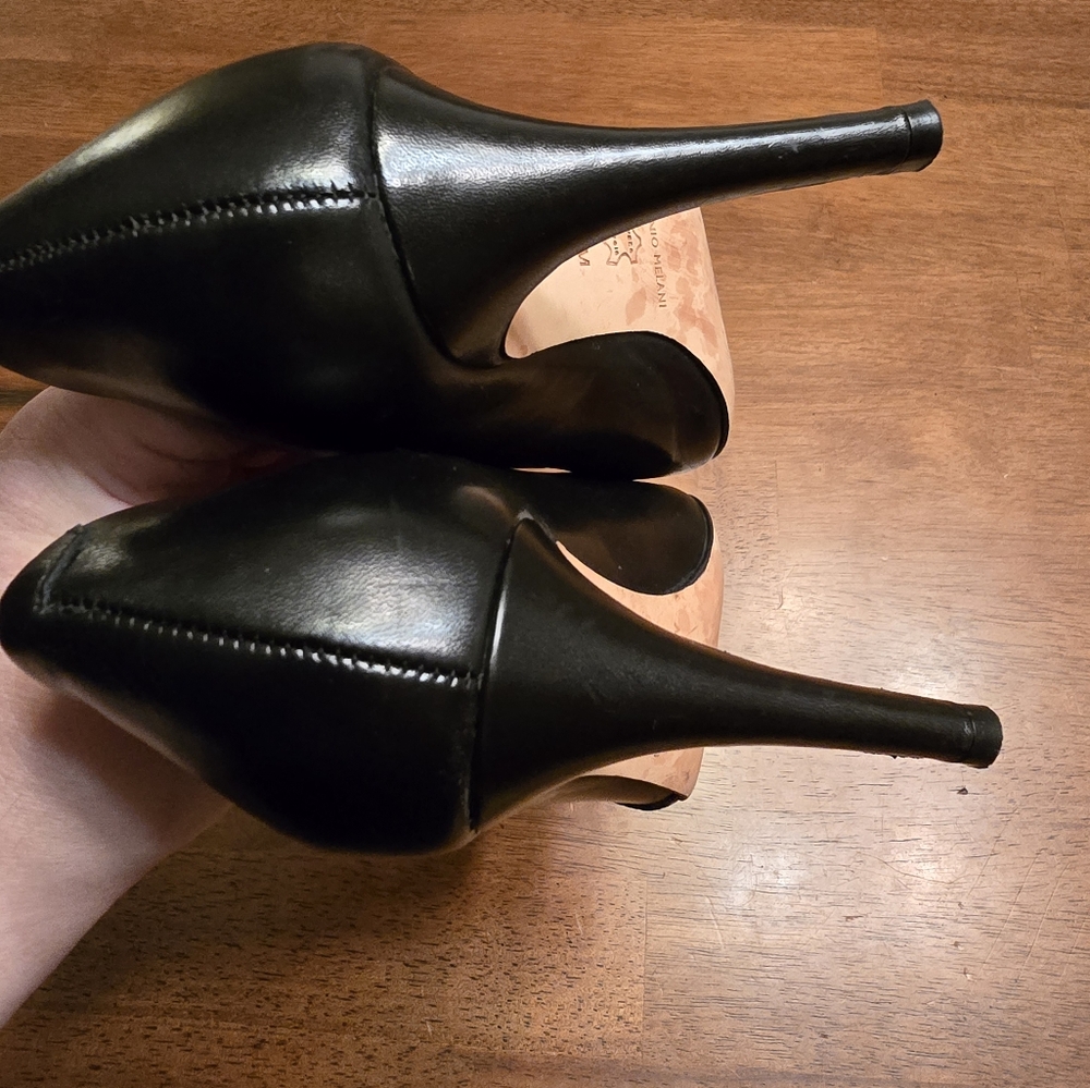 ANTONIO MELANI Clarete Black Leather Heels With Asymmetrical Textured Toe - Picture 5 of 8